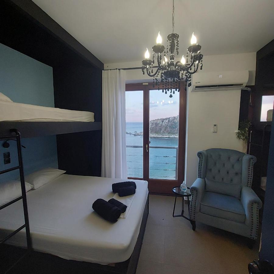 Albergue Bedwave Seaside Mansion El Pireo Exterior foto